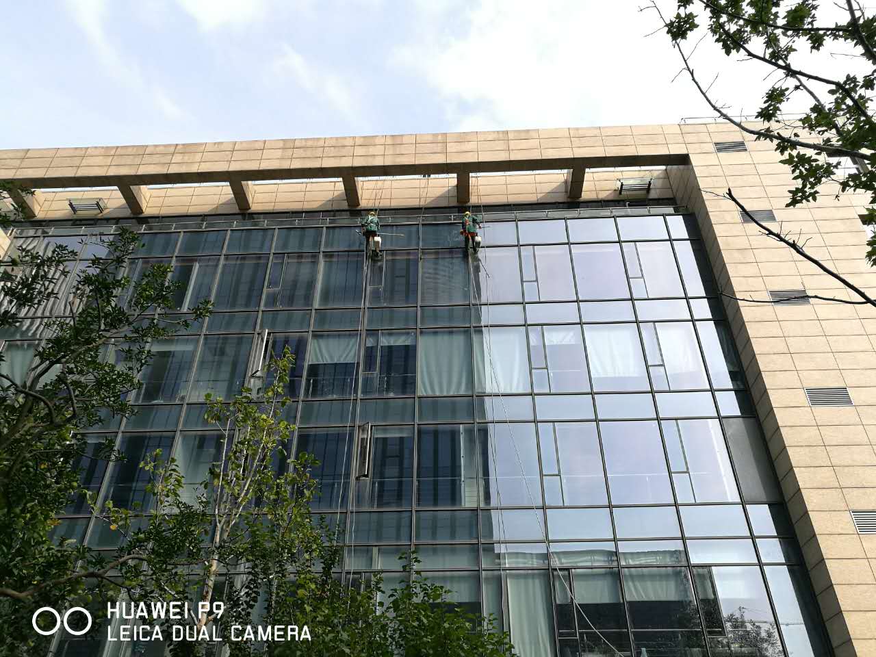 紫金研創(chuàng)外墻清洗